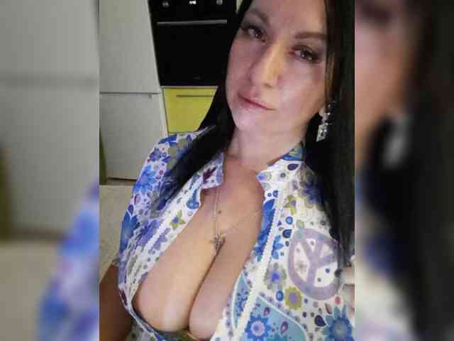 Nikoletta25 webcam