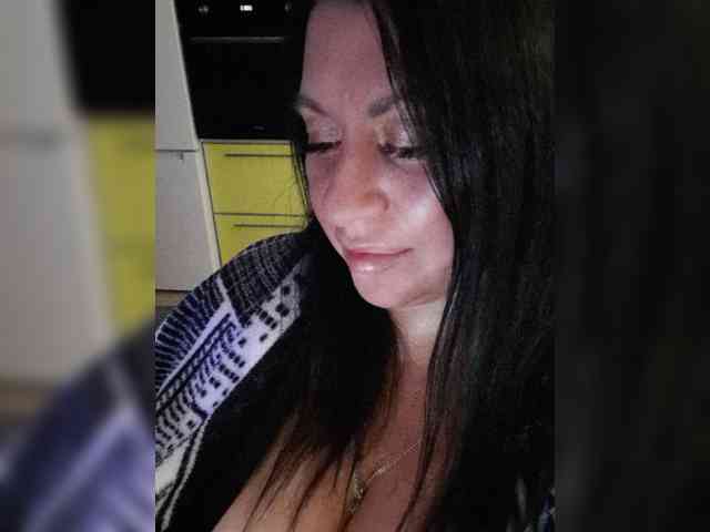 Nikoletta25 webcam