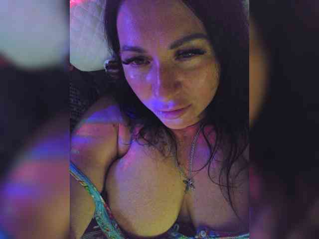 Nikoletta25 webcam