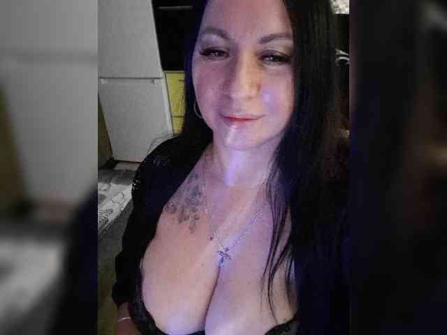 Nikoletta25 webcam