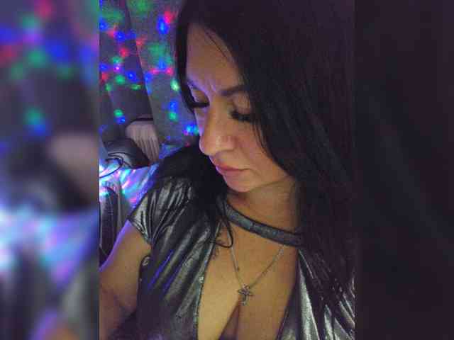 Nikoletta25 webcam