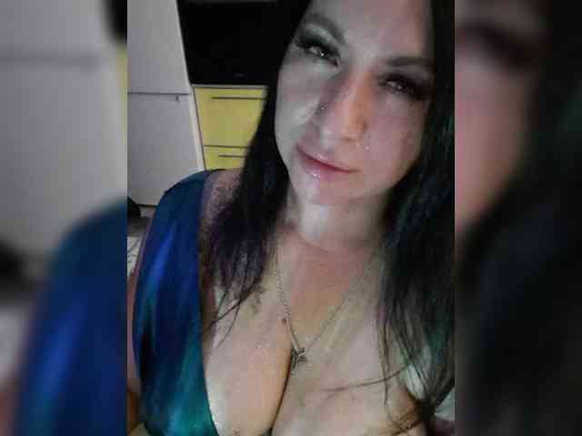 Nikoletta25