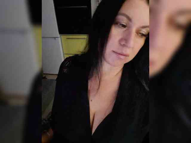 Nikoletta25 webcam