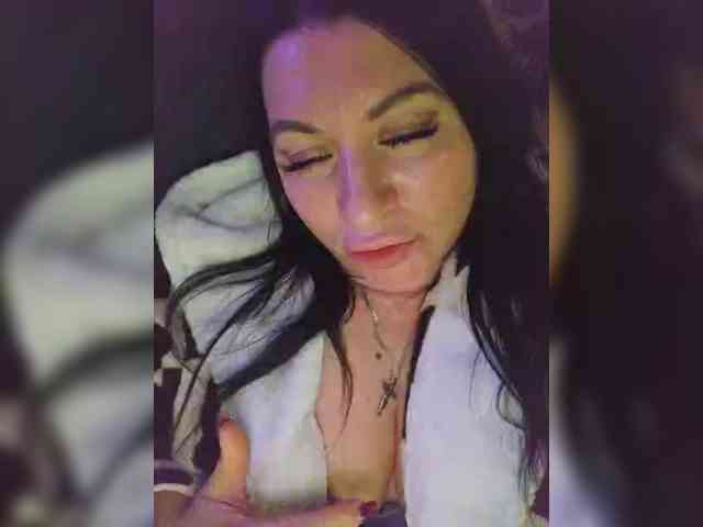 Nikoletta25 webcam