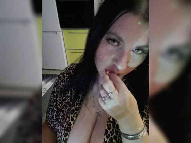 Nikoletta25 webcam