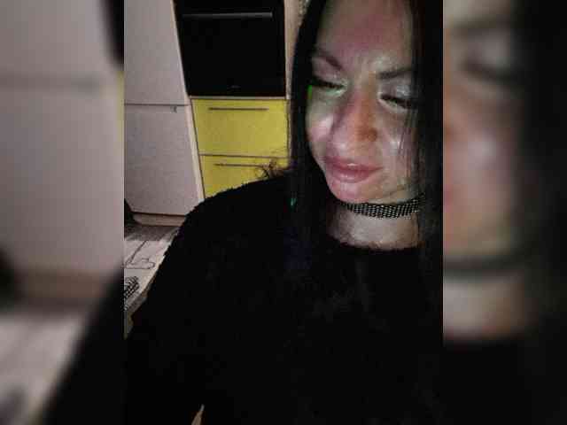 Nikoletta25 webcam
