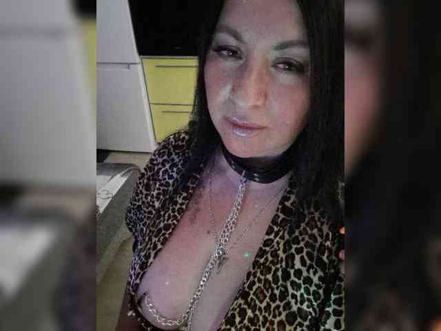 Nikoletta25 webcam