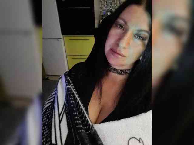 Nikoletta25 webcam