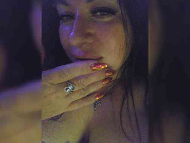 Nikoletta25 webcam