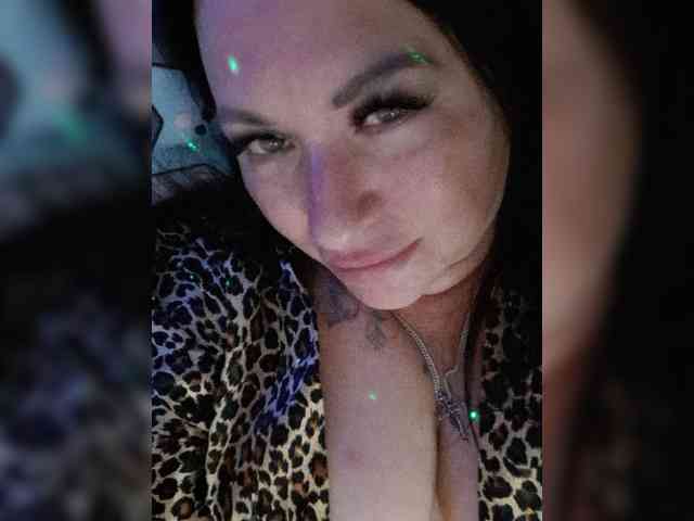 Nikoletta25 webcam