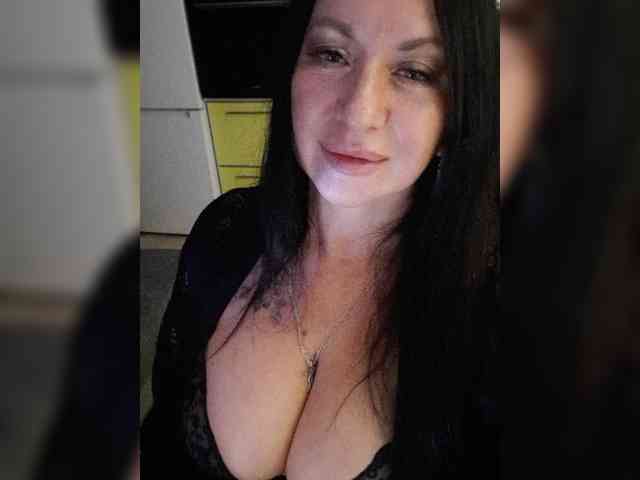 Nikoletta25 webcam