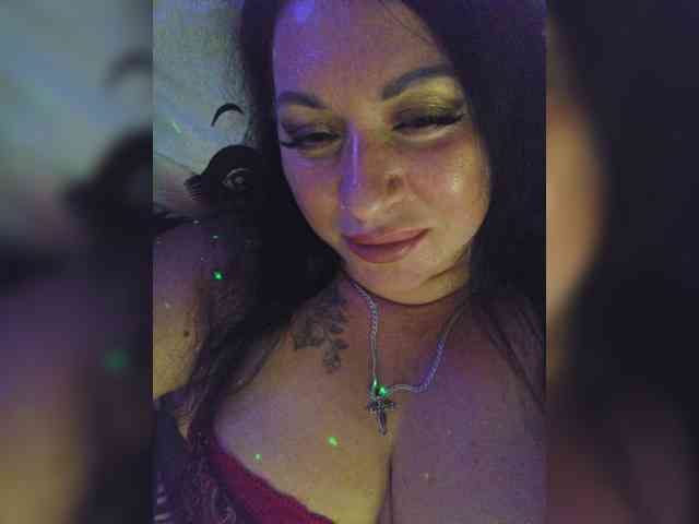 Nikoletta25 webcam