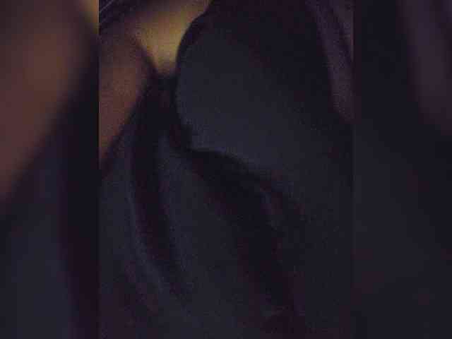 Nikoletta25 webcam