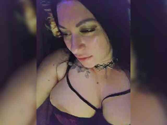 Nikoletta25 webcam