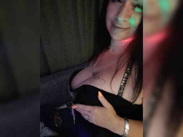 Nikoletta25 webcam