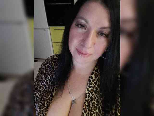 Nikoletta25 webcam