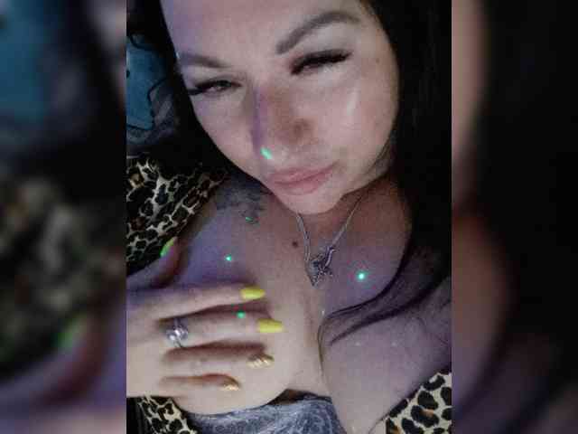 Nikoletta25 webcam