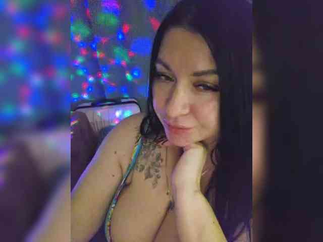 Nikoletta25 webcam