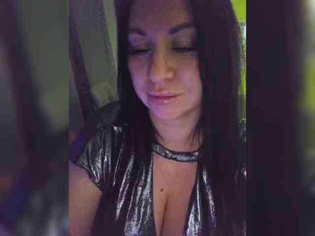 Nikoletta25 webcam
