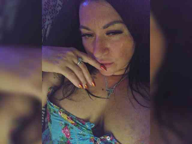 Nikoletta25 webcam