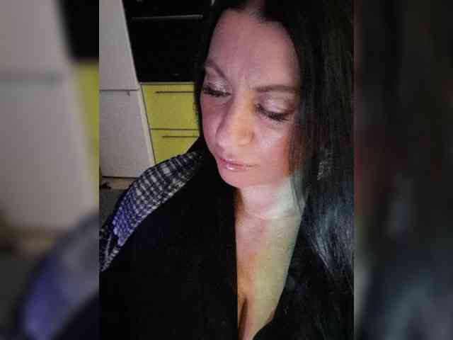 Nikoletta25 webcam