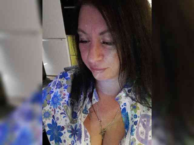Nikoletta25 webcam