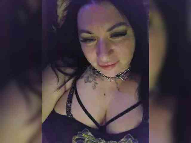 Nikoletta25 webcam