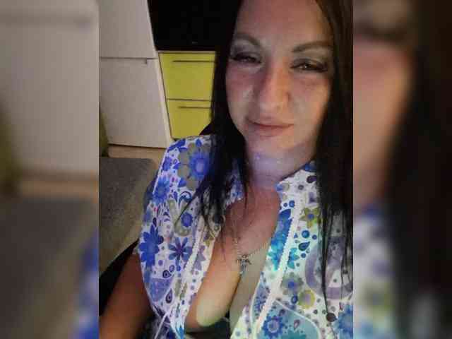 Nikoletta25 webcam