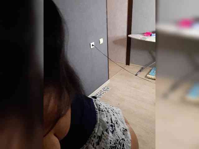 Nikoletta25 webcam