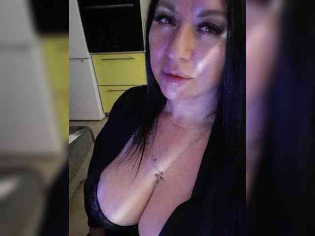 Nikoletta25 webcam