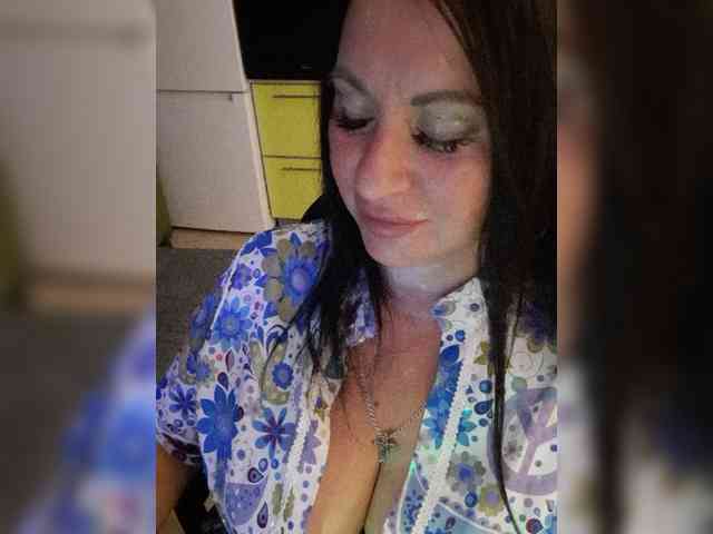 Nikoletta25 webcam