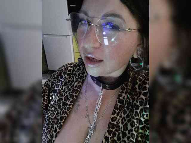 Nikoletta25 webcam