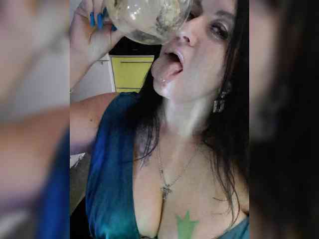 Nikoletta25 webcam