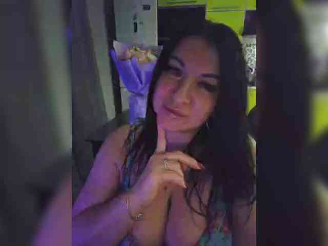 Nikoletta25 webcam