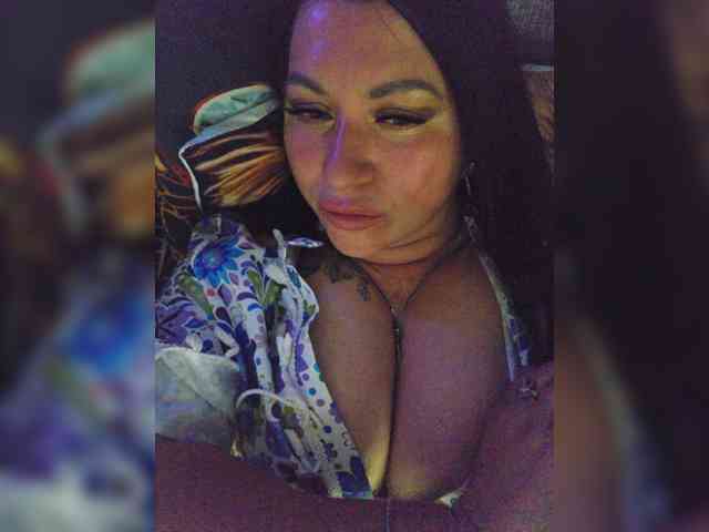 Nikoletta25 webcam
