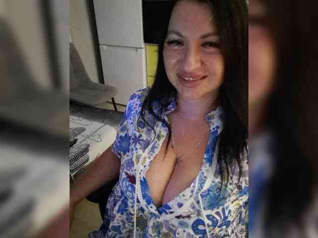 Nikoletta25 webcam