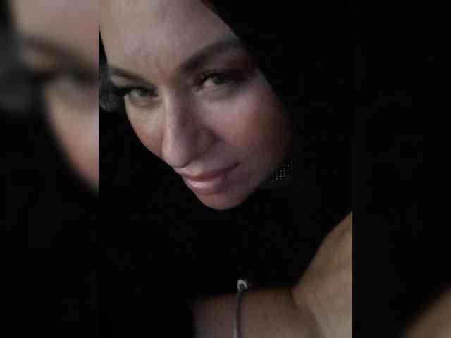 Nikoletta25 webcam