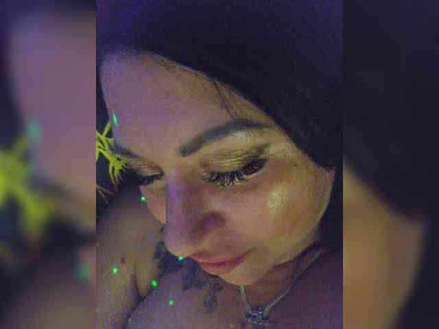 Nikoletta25 webcam