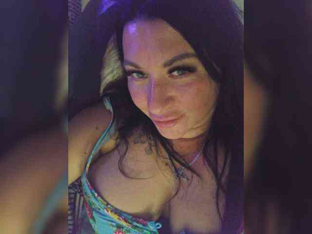 Nikoletta25 webcam