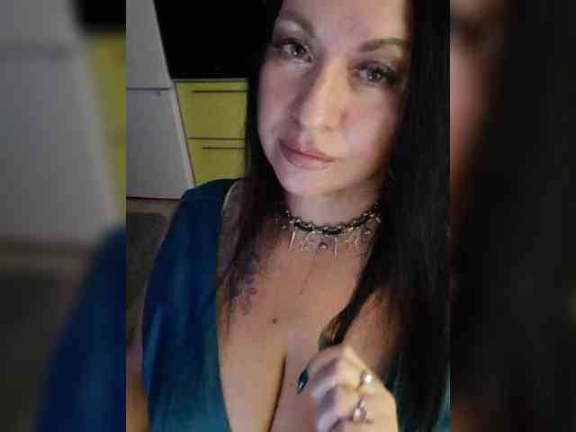 Nikoletta25 webcam