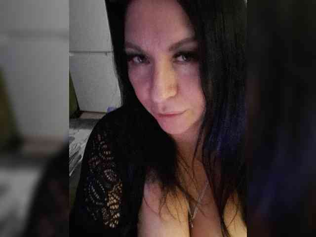 Nikoletta25 webcam