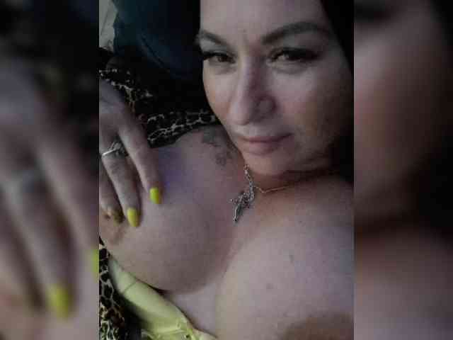 Nikoletta25 webcam