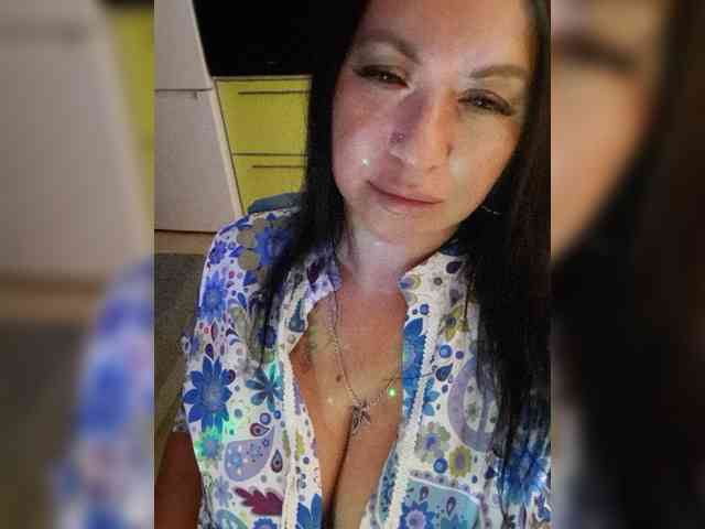 Nikoletta25 webcam