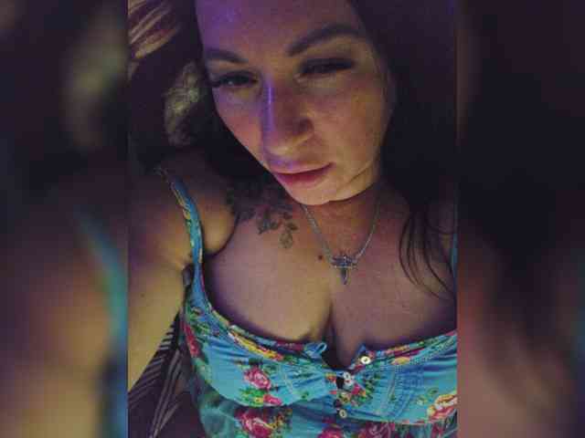 Nikoletta25 webcam