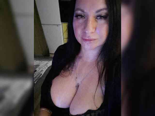 Nikoletta25 webcam