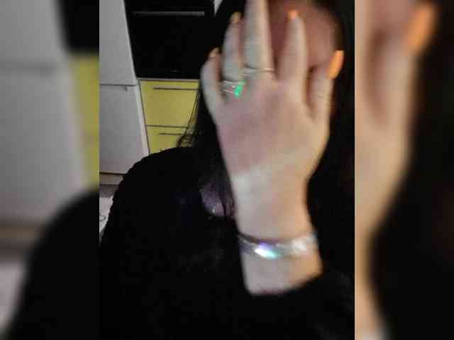 Nikoletta25 webcam