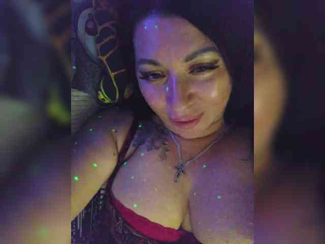 Nikoletta25 Live Webcam on BongaCams