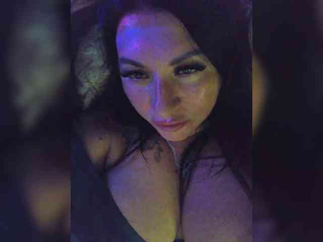 Nikoletta25 webcam