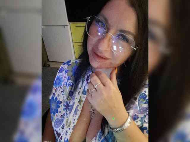 Nikoletta25 webcam