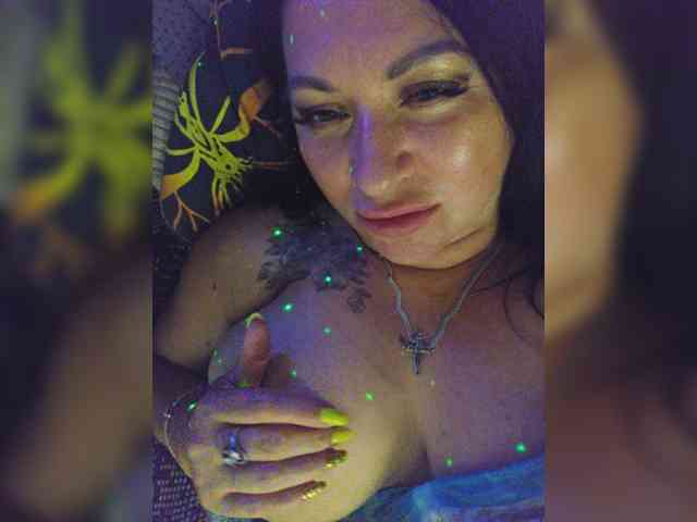 Nikoletta25 webcam